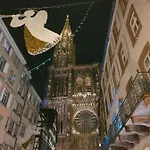 Face A La Cathedrale Strasburg
