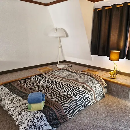 Face à La Cathédrale *