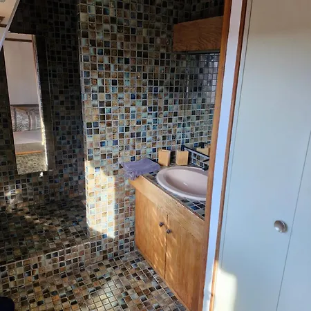 Face A La Cathedrale Pansiyon Strazburg