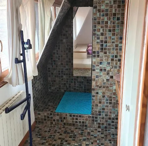 Face A La Cathedrale Homestay *